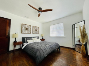 Renovated, Stylish 2Bedroom in Historic Riverside
